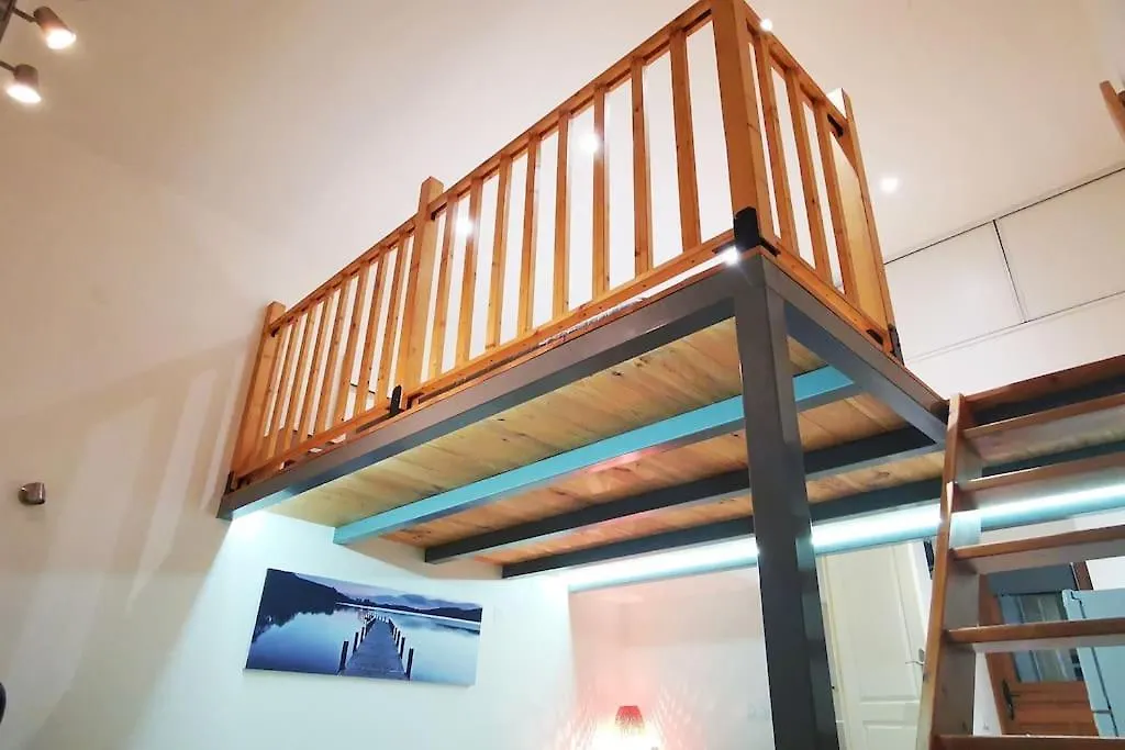 Appartement Studio Prive/ Centre-Ville/ Proche Du Parc Walibi Les Avenières